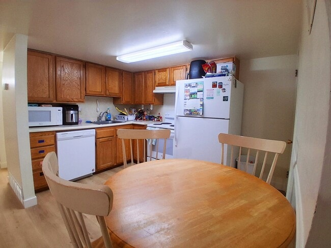 Building Photo - 1080 E 450 N