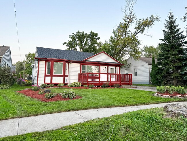 Primary Photo - 169 Gateway Dr
