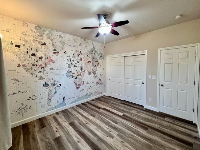 Building Photo - $2,895 Barstow & De Wolf, 4 Bedroom House - Dennis Ave. Clovis / Energy Efficient Smart Home