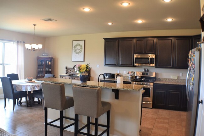 Building Photo - 324 Camelback Dr