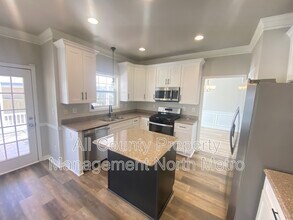 Building Photo - 1610 Elgaen Pl Dr