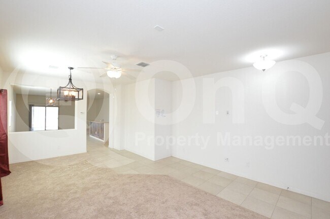 Building Photo - 802 W Witt Ave