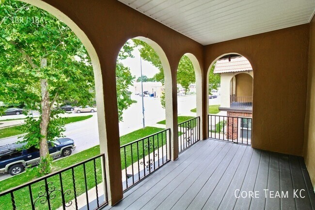 Building Photo - 4315 Roanoke Pkwy