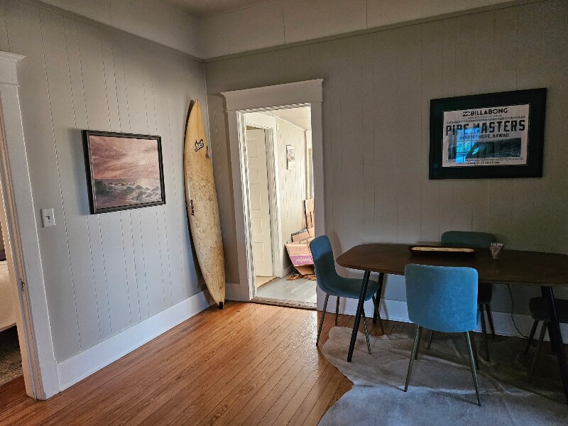 Building Photo - 216 E 2nd St