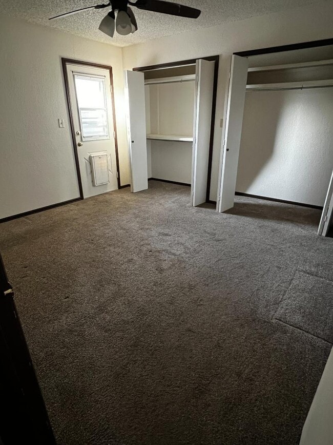 Building Photo - 443 E Scenic Dr