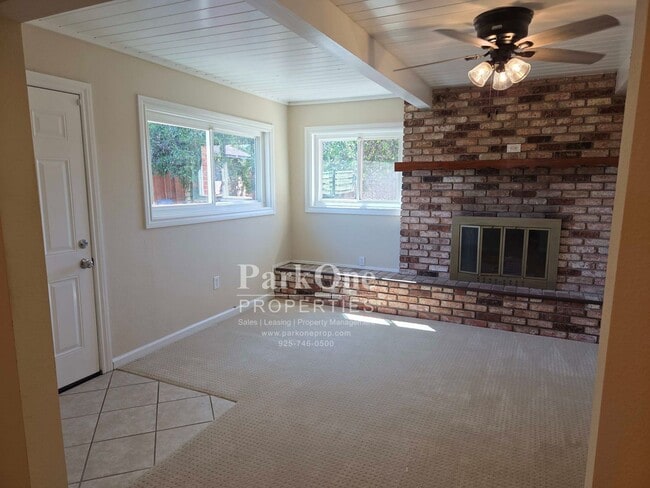 Building Photo - Single Level Concord Home