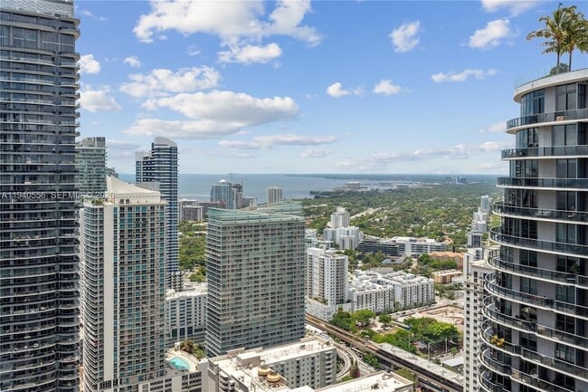 Building Photo - 801 S Miami Ave