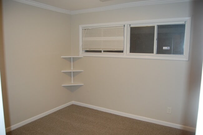 Building Photo - 4401 Nicholas Rd NW