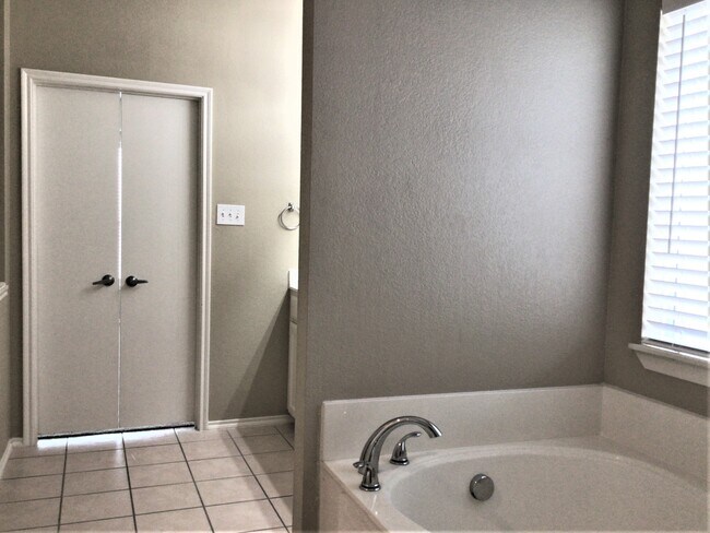 Building Photo - 9701 Brenden Drive