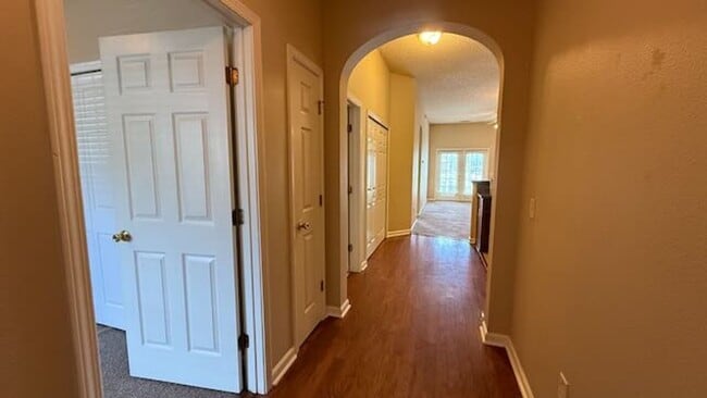 Building Photo - 3 bedroom - 2 bathroom - Stonelake Townhom...