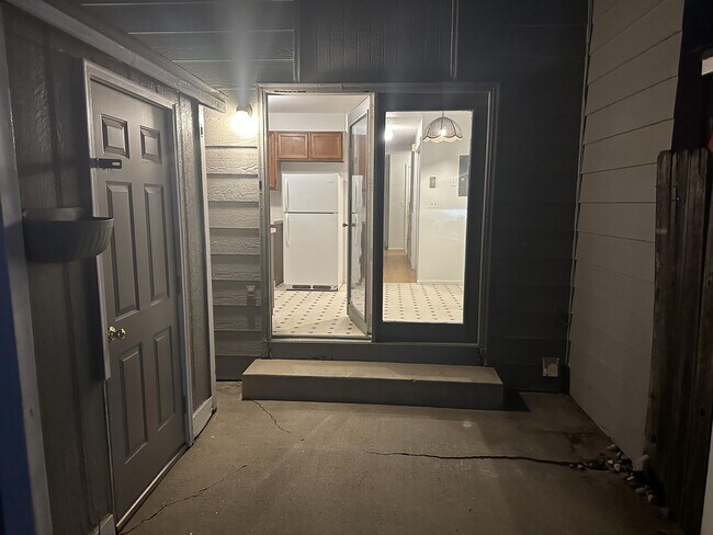 Building Photo - 4887 Basswood Dr
