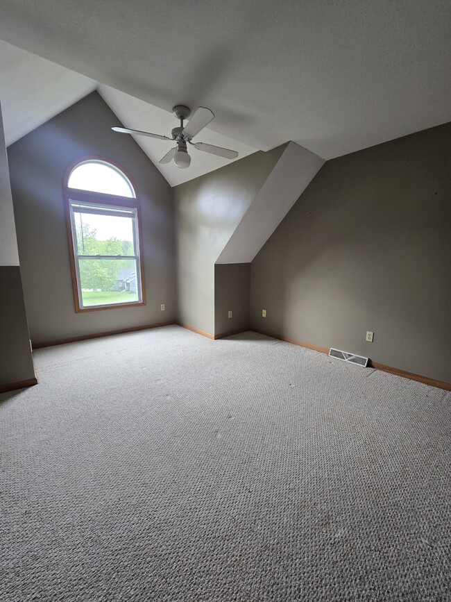 Building Photo - 9444 Windsong Ln
