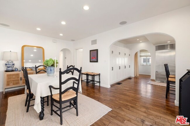 Building Photo - 200 S McCarty Dr