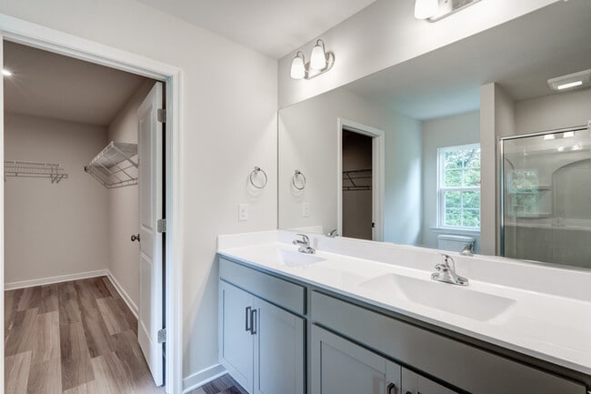 Building Photo - 317 Northfield Hts Ln