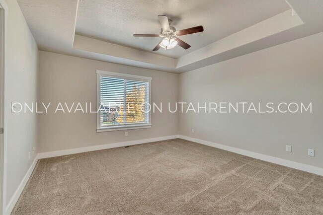 Building Photo - 62 860 N