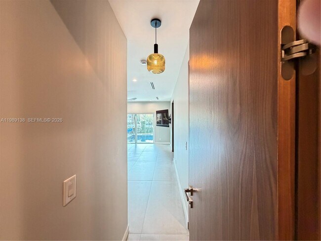 Building Photo - 3200 NE 165th St