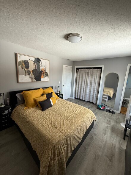 Master Bedroom - 15 Stinson Blvd