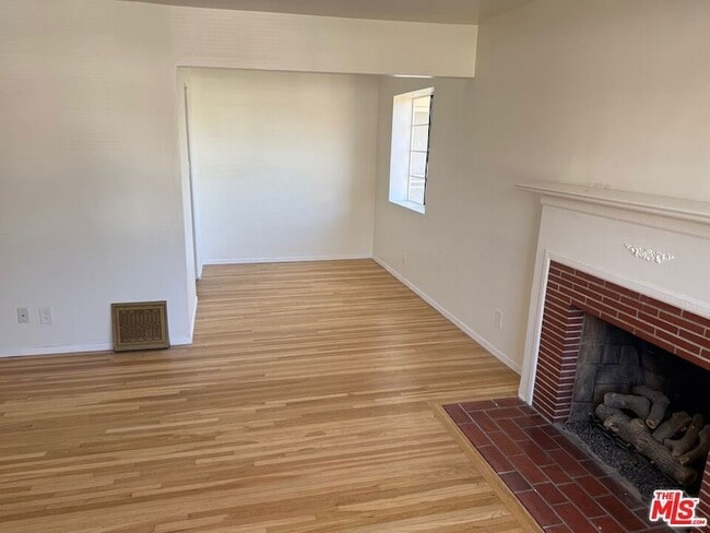 Building Photo - 3237 Midvale Ave