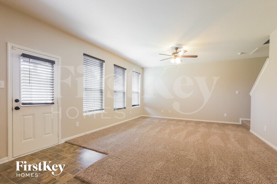 Building Photo - 2718 Briar Breeze Dr