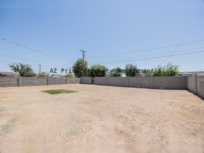 Building Photo - 6637 E Wilshire Dr