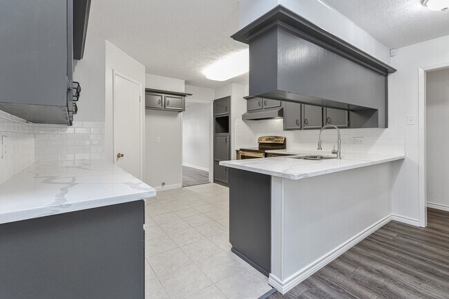 Building Photo - 4011 Flint Creek Dr