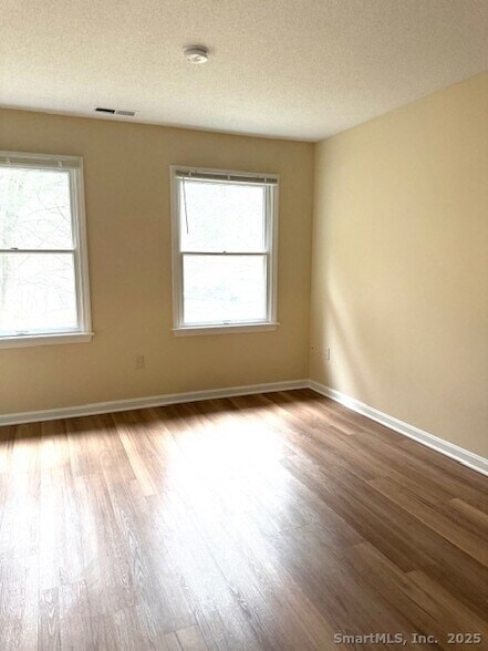 Building Photo - 25 Old Turnpike Rd