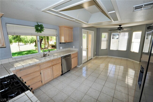 Building Photo - 5432 Royal Vista Ln