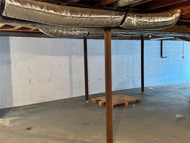 Building Photo - 803 Santa Fe Trail