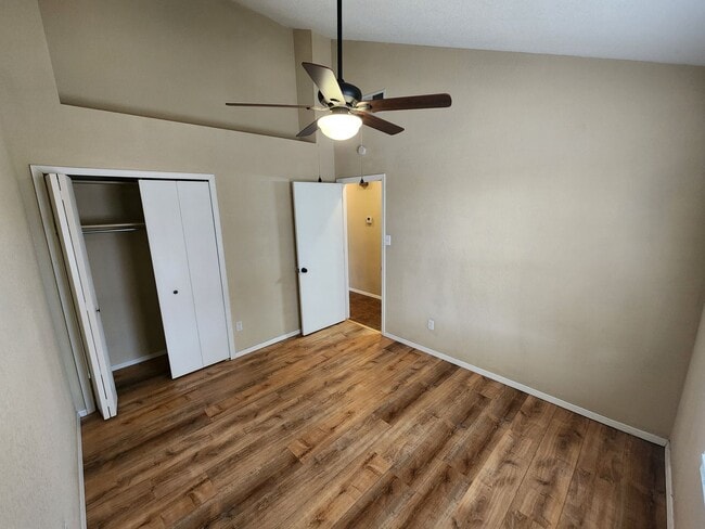 Building Photo - 3362 Highridge St