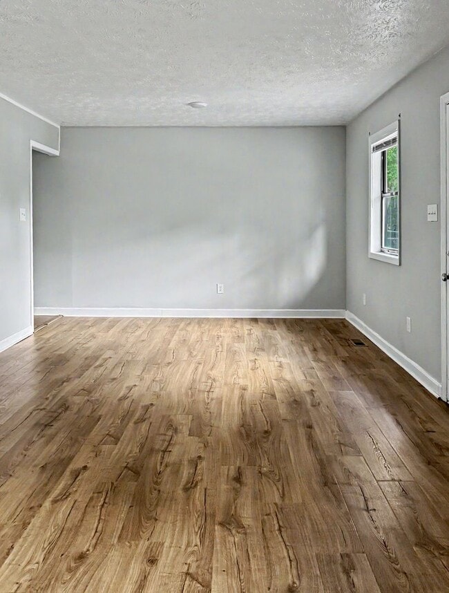 Building Photo - 200 Bull Run St