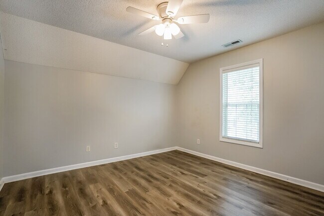 Building Photo - 108 Acropolis Pl