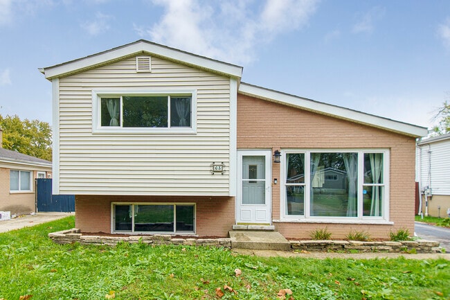 Primary Photo - 63 S Main St