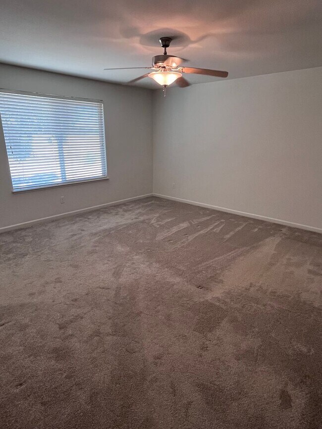 Building Photo - BEAUTIFUL HOME IN WEST ROSEVILLE!!