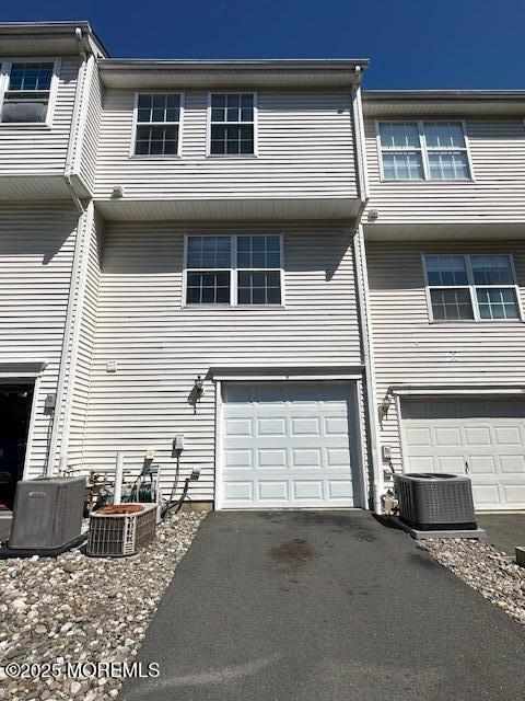 Building Photo - 26 Giera Ct