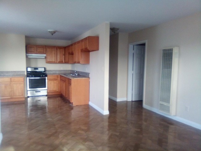 Kitchen/living area - 2106 S Ridgeley Dr