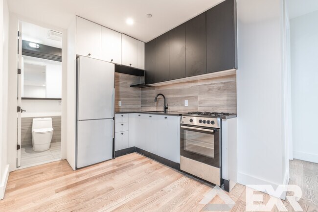 Building Photo - 406 Cornelia St