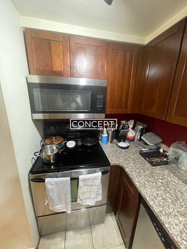 Building Photo - 28 Symphony Rd