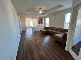 Main living - 338 Pollock Path