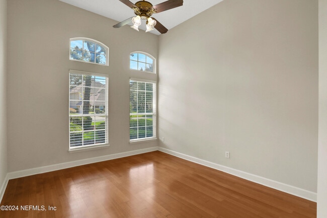 Building Photo - 1513 Hackberry Ct