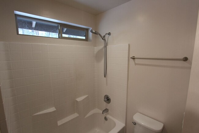 Building Photo - $500 off your 1st Month's rent! Home in Mo...