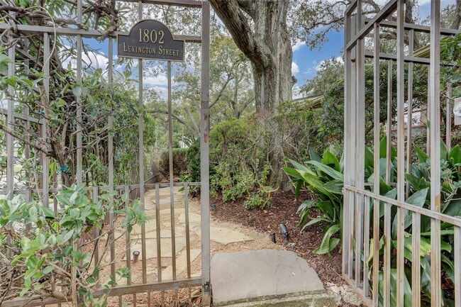 Building Photo - 1802 Lexington St