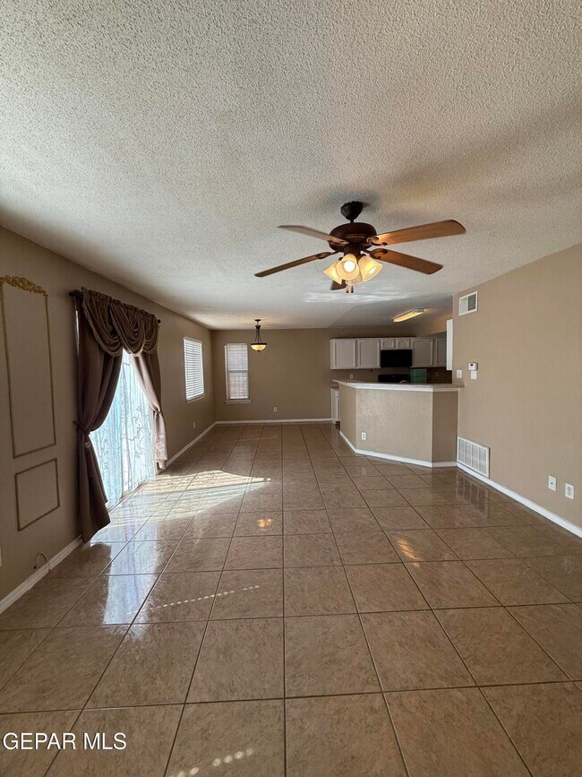Building Photo - 3644 Tierra Bahia Dr