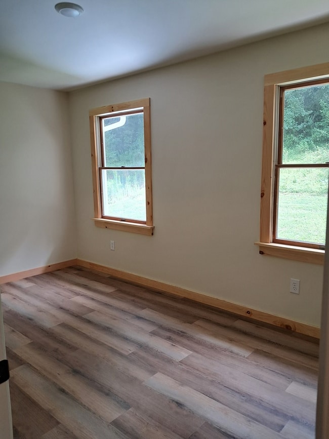 Building Photo - 315 #3 Sulphur Springs Rd