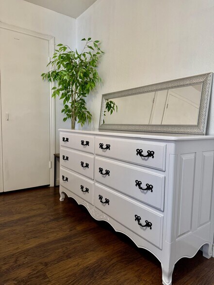 Building Photo - 6918 Coley Ave