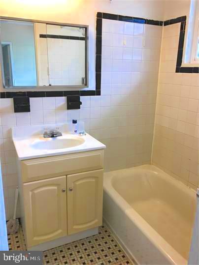 Building Photo - 5319 Pooks Hill Rd