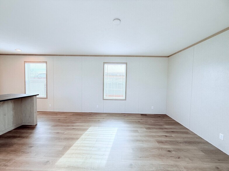 Building Photo - 52758 S Yorktown Ct