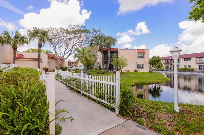 Building Photo - 2050 Oleander Blvd
