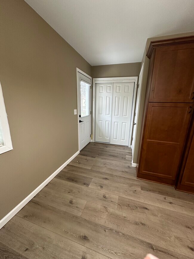 Building Photo - 831 25th Ave N