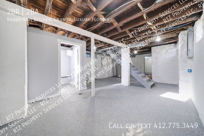 Building Photo - 705 Burbridge St