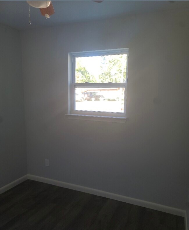 Building Photo - 4985 Catalina Cir